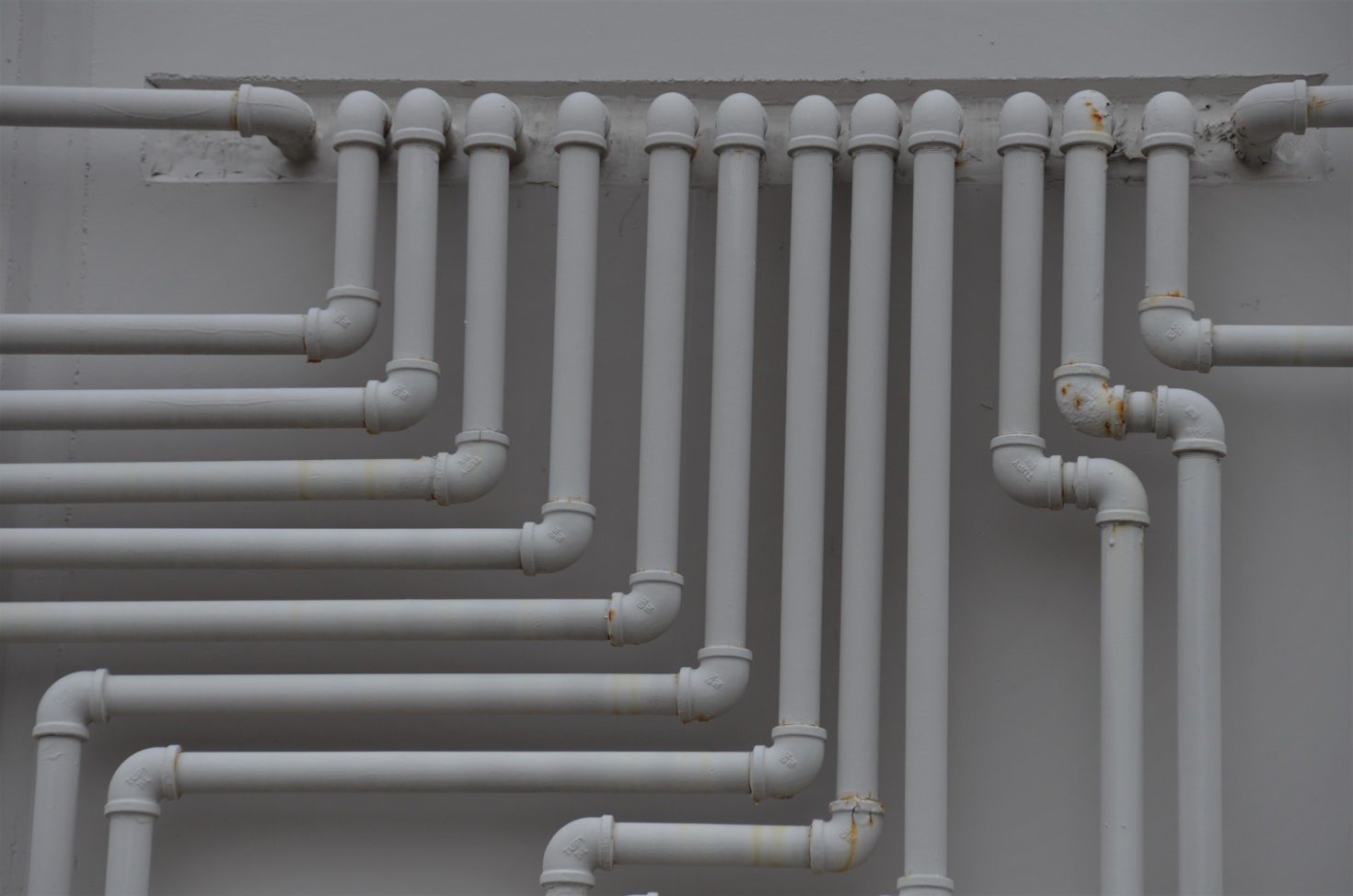 Signs It’s Time to Call a Professional Plumber